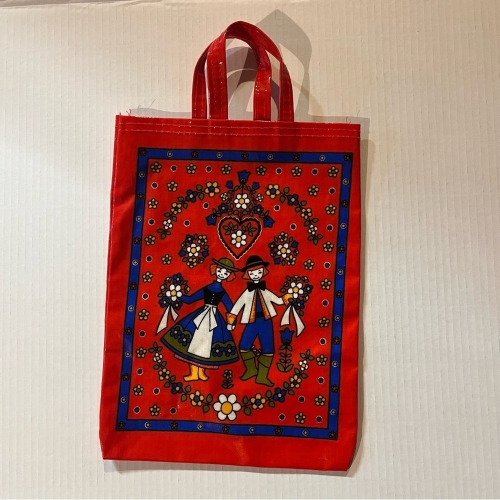 PVC Scandinavian Design Floral Hearts Tote Farmers Market Bag Small